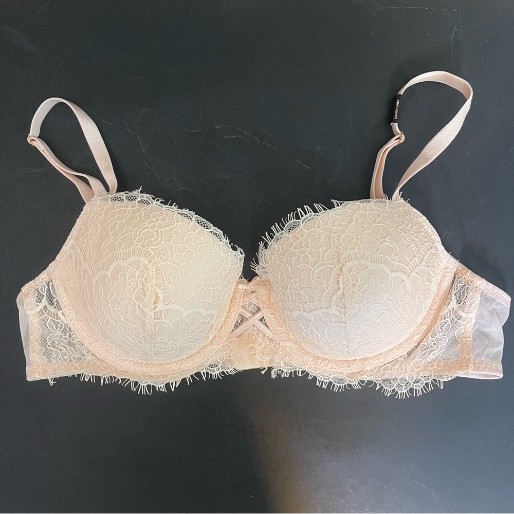 Victoria’s Secret dream angles lightly lined lace underwire bra 36B - Picture 1 of 10